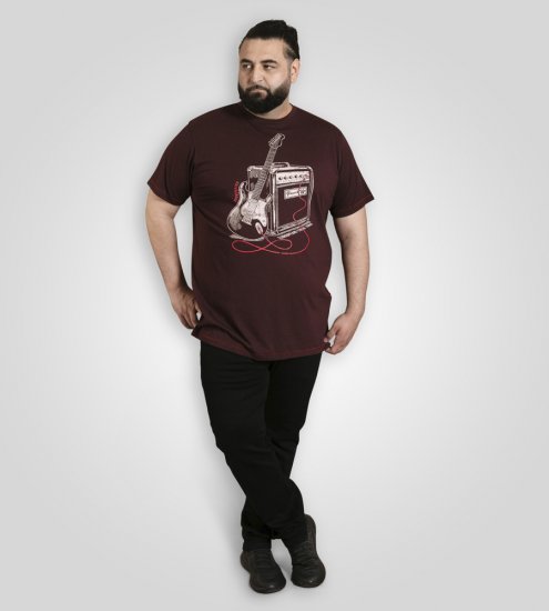 D555 Barnsley Guitar and Amp Crew Neck T-Shirt Burgundy - T-shirts - T-shirts i store størrelser - 2XL-14XL
