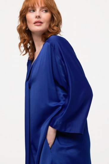 Ulla Popken 821110 Kortærmet satinkjole med V-hals Mørkeblå - Aftenkjoler - Festkjoler i plus size