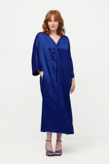 Ulla Popken 821110 Kortærmet satinkjole med V-hals Mørkeblå - Aftenkjoler - Festkjoler i plus size