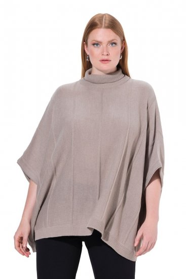 Ulla Popken 844996 Ribstrikket merinoponcho med rullekrave Lysebrun - Ponchoer og capes - 