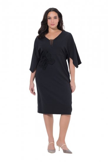Ulla Popken 847909 Blomstret midikjole Sort - Midikjoler - Midikjoler i store størrelser