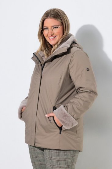 Ulla Popken 850509 Jakke i kunstpels Taupe - Jakker - Dame jakker i store størrelser