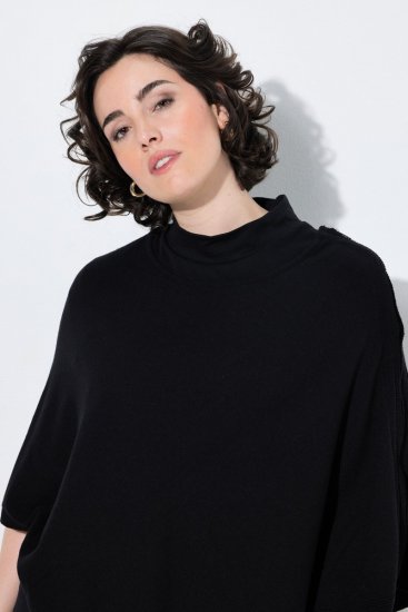 Ulla Popken 855277 Strikponcho med spids kant og bådudskæring Sort - Ponchoer og capes - 