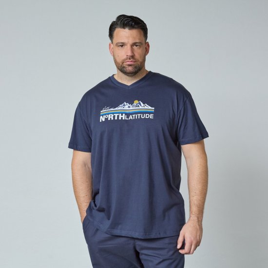 North Latitude Mountain T-Shirt V-Neck Mørkeblå - T-shirts - T-shirts i store størrelser - 2XL-14XL