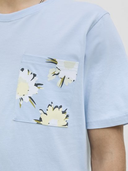 Jack & Jones Tavira Aop Pocket Crew Neck T-Shirt Skyway - T-shirts - T-shirts i store størrelser - 2XL-14XL