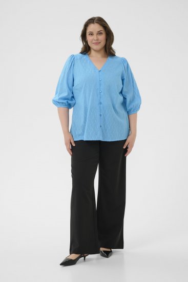 Kaffe Curve Gabby Blouse Azure Blue - Bluser - Bluser i plus size til hverdag