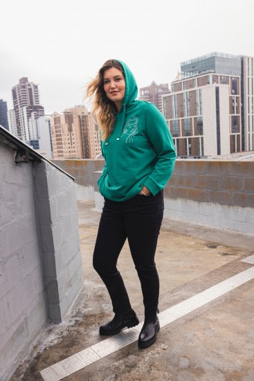 Ulla Popken Face Graphic Long Sleeve Hoodie Emerald Green - Hættetrøjer og sweatshirts - Bløde sweatshirts, hoodies & strik