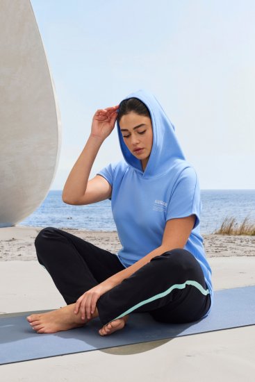 Ulla Popken Quick Drying Short Sleeve Hoodie Light Blue - Hættetrøjer og sweatshirts - 
