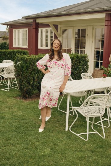 Kaffe Curve Rosa Midi Dress White Rose Border Flower - Kjoler - 