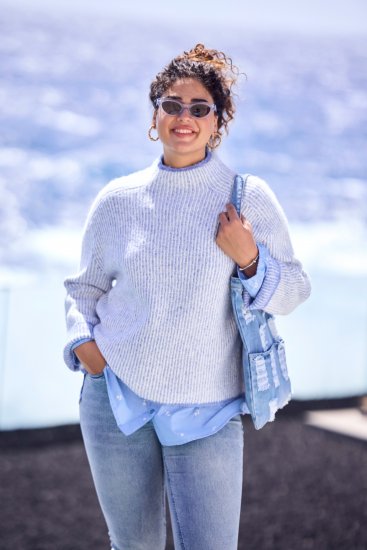 Ulla Popken Striped Wool Blend Turtleneck Sweater Sky Blue - Hættetrøjer og sweatshirts - Bløde sweatshirts, hoodies & strik