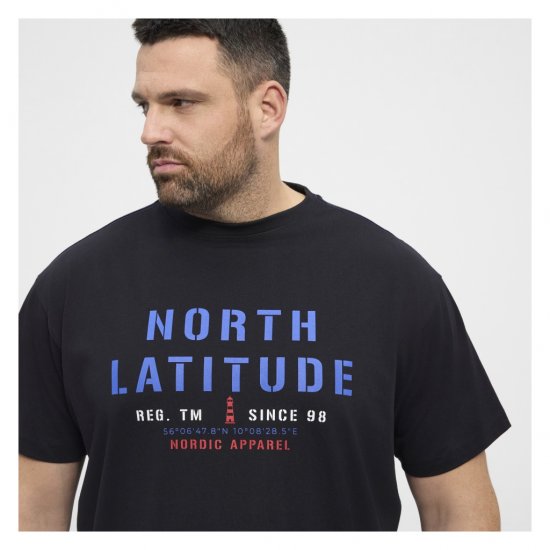 North Latitude Logo T-Shirt Black - T-shirts - T-shirts i store størrelser - 2XL-14XL