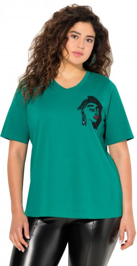 Ulla Popken Embroidered Face Motif Short Sleeve V-Neck Tee Emerald Green - Trykte T-shirts til kvinder - 