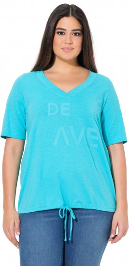 Ulla Popken Ride The Wave Short Sleeve V-Neck Graphic Tee Deep Aqua - Trykte T-shirts til kvinder - 